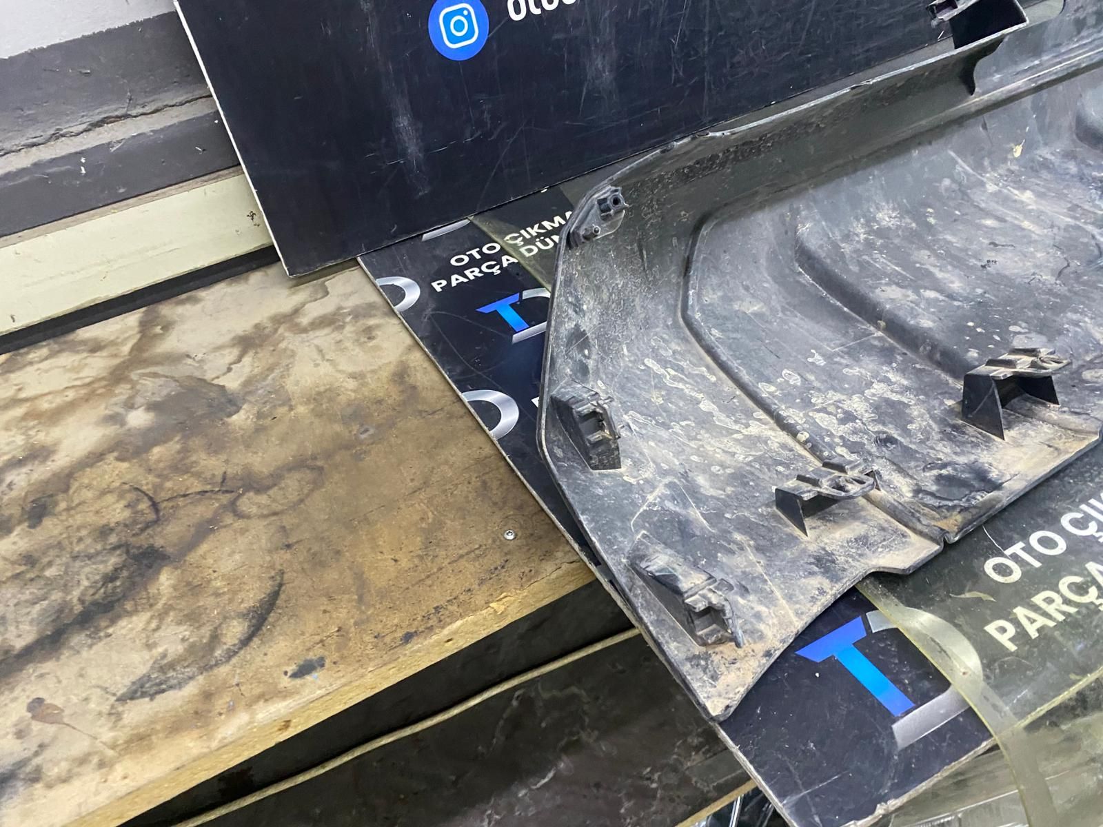 TOYOTA H�LUX �N TAMPON ALT PAR�ASI  [2020-2025]